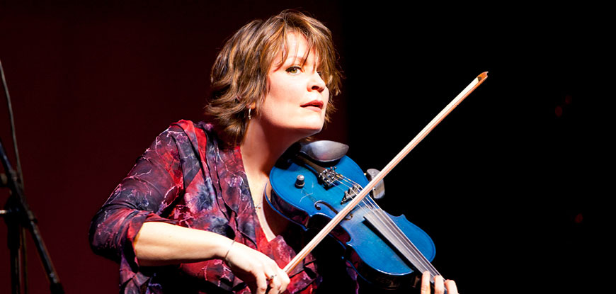 Eileen Ivers performs with the Cape Symphony in January 2022 