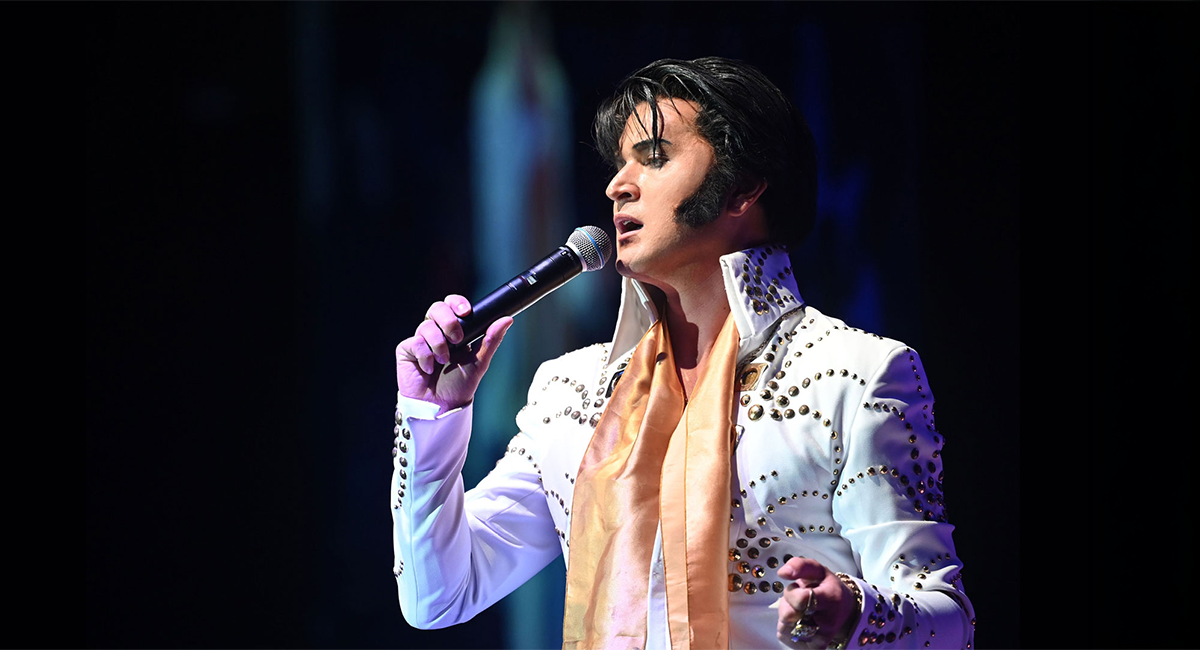 Patrick Dunn as Elvis Presley