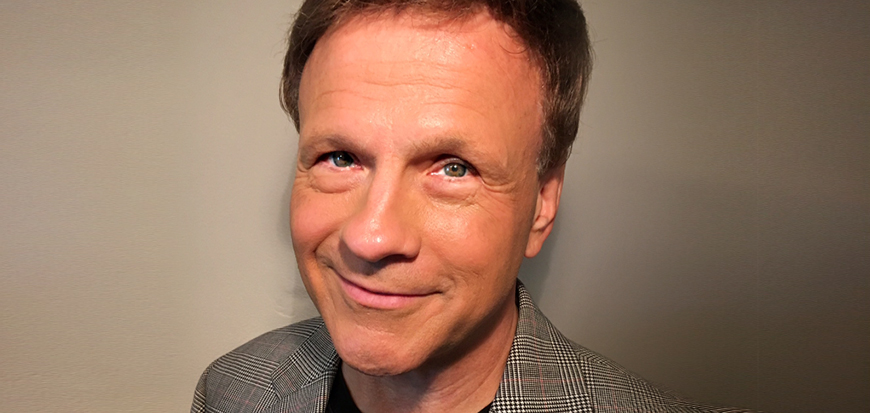 Baritone Thomas Jones performs with the Cape Symphony in November 2018